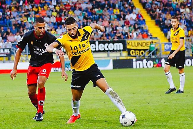 篮中掀起一 篮中掀起一